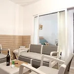 Апартаменты Vivienda Vacacional Audrey En Playa Roca Коста-Тегисе