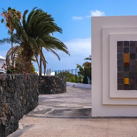 Vivienda Vacacional Audrey En Playa Roca Costa Teguise
