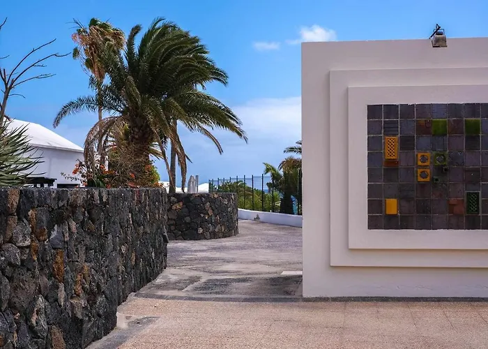 Vivienda Vacacional Audrey En Playa Roca Costa Teguise