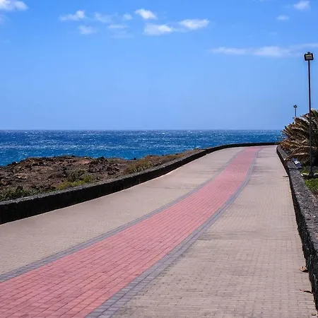 Vivienda Vacacional Audrey En Playa Roca 아파트