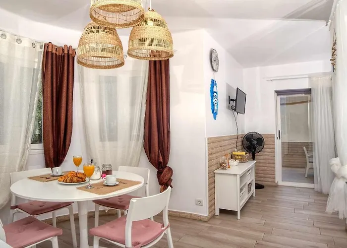 Vivienda Vacacional Audrey En Playa Roca 코스타 테기세